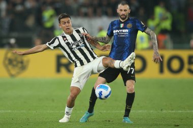 ROME, İtalya - 11.05.2022: FC JUVENTUS TURIN 'e karşı FC INTERNAZIONALE MILAN' ın Roma 'daki Olimpiyat Stadyumu' nda oynanan İtalya Kupası Finali 2022 Kupası 'nda eylem halindedir.