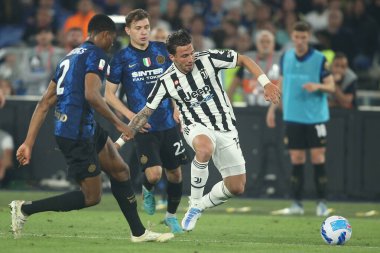 ROME, İtalya - 11.05.2022: FC JUVENTUS TURIN 'e karşı FC INTERNAZIONALE MILAN' ın Roma 'daki Olimpiyat Stadyumu' nda oynanan İtalya Kupası Finali 2022 Kupası 'nda eylem halindedir.