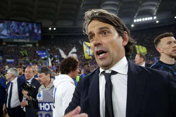โรม ตาล 2022 Simone Inzaghi Coach Inter ฉลองถ วยในตอนท ายของการแข — ภาพถ่ายสต็อก