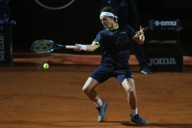 ROME, ITALY - 14.05.2022: NOVAK DJOKOVIC (SRB), 13 Mayıs 2022 tarihinde İtalya 'nın Foro Italico şehrinde oynanan Internazionali BNL D' Italia yarı final karşılaşmasında CASPER RUUD (NOR) ile oynamıştır..