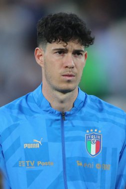 ROME, İtalya - 07.06.2022: ALESSANDRO BASTONI (ITALALY) UEFA Uluslar Ligi 2023 futbol karşılaşmasında İtalya ile Hungary arasında oynanan Orogel Stadyumu-Dino Manuzzi maçı, 07 Haziran 2022.
