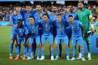 ROME, İtalya - 07.06.2022: UEFA Milletler Ligi 2023 maçından önce İtalya ile Cesena 'daki Orogel Stadyumu-Dino Manuzzi maçında İtalya milli takımı resmi fotoğrafı.