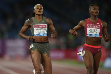 ROME, İtalya - 09.06.2022: ASHER-SMITH (GBR) THOMSON-HERAH (JAM) IAAF Wanda Diamond League - Roma 'daki Stadio Olimpico' da Golden Gala toplantısı 2022. 
