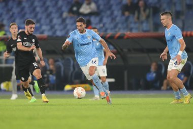 Roma, İtalya 13.10.2022: Lazio 'lu Cataldi, Sturm Graz' lı Kiteishvili UEFA Avrupa Ligi 2022 / 2023 Grup f, 4. gün, S.S. Lazio 'ya karşı Roma Olimpiyat Stadyumu' nda 13 Ekim 2022 'de Sturm Graz