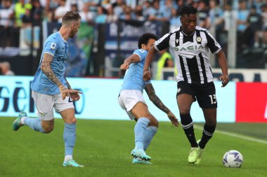 Roma, İtalya 16.10.2022: Lazio 'lu Anderson, Udinese' li Kader Köpeği SS Lazio ile Udinese Calcio arasında 16 Ekim 2022 'de İtalya' nın başkenti Roma 'da oynanan karşılaşmada.