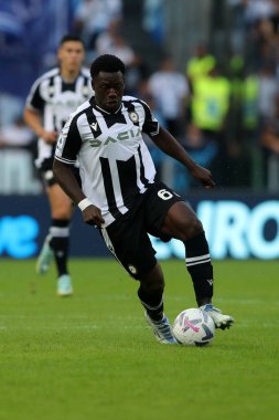 Roma, İtalya 16.10.2022: Udinese 'li Jean-Victor Makengo, 16 Ekim 2022' de İtalya 'nın başkenti Roma' da SS Lazio ile Udinese Calcio arasında oynanan Serie A karşılaşmasında görev aldı..