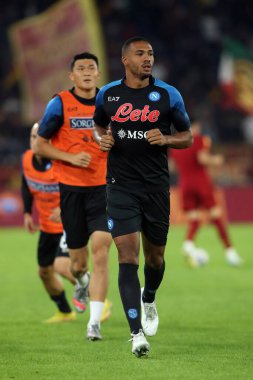 Roma, İtalya 23.10.2022: Napoli 'li oyuncular İtalya' nın başkenti Roma 'daki Olimpiyat Stadyumu' nda AS Roma-Napoli Calcio maçında 2022-2023 sezonunda oynanan karşılaşma öncesinde ısındılar..