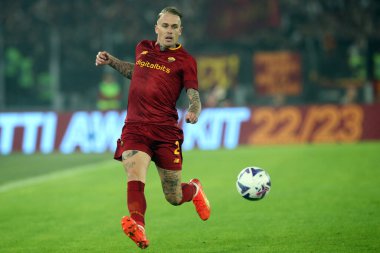 Roma, İtalya 23.10.2022: Rick Karsdorp (AS ROMA) İtalya Futbol Şampiyonası Serie A 2022-2023, AS Romanlar Napoli Calcio 'ya karşı Roma Olimpiyat Stadyumu' nda oynanan karşılaşma..