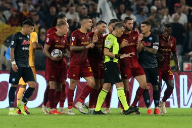 Roma, İtalya 23.10.2022: İtalya Futbol Şampiyonası Serie A 2022-2023, İtalya 'nın başkenti Roma' da bulunan Olimpiyat Stadyumu 'nda AS Romanlar ve Napoli Calcio arasında oynanan karşılaşma..