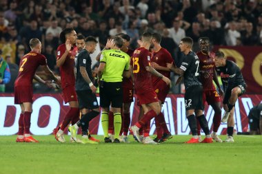 Roma, İtalya 23.10.2022: İtalya Futbol Şampiyonası Serie A 2022-2023, İtalya 'nın başkenti Roma' da bulunan Olimpiyat Stadyumu 'nda AS Romanlar ve Napoli Calcio arasında oynanan karşılaşma..