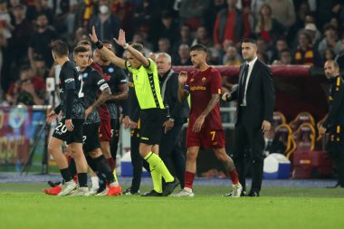 Roma, İtalya 23.10.2022: İtalya Futbol Şampiyonası Serie A 2022-2023, İtalya 'nın başkenti Roma' da bulunan Olimpiyat Stadyumu 'nda AS Romanlar ve Napoli Calcio arasında oynanan karşılaşma..