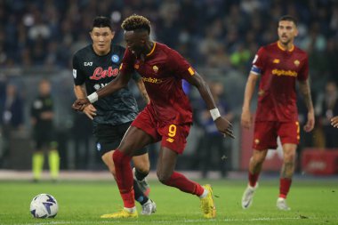 Roma, İtalya 23.10.2022: İtalya Futbol Şampiyonası Serie A 2022-2023, İtalya 'nın başkenti Roma' da bulunan Olimpiyat Stadyumu 'nda AS Romanlar ve Napoli Calcio arasında oynanan karşılaşma..