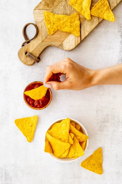 Comida mexicana nachos fritos con salsa de tomate, vista superior —  Fotos de Stock