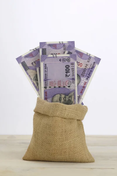 Indische Rupien 100 Geldscheine Einem Jutebeutel Stockfoto