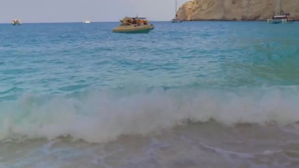 Beautiful Waves Navagio Bay Zakynthos High Quality Footage — Video
