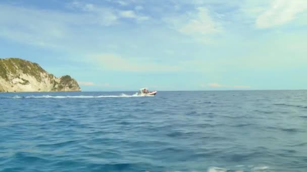 Beautiful Waves Ship Sea Zakynthos High Quality Footage — Vídeos de Stock