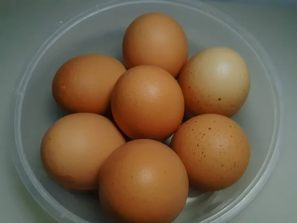 Pile Chicken Eggs Plastic Bowl — Stock Photo, Image