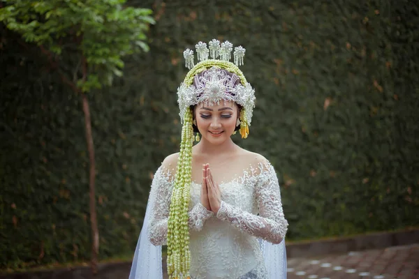 Potret Javanese Παραδοσιακή Νύφη Ινδονησιακή Νύφη Λευκό Νυφικό Kebaya Ινδονησία — Φωτογραφία Αρχείου