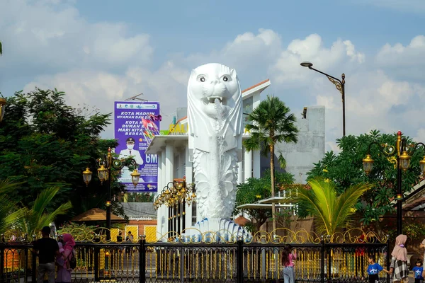 Madiun East Java Indonesia July 2022 Statue Lion Spews Water — Foto Stock