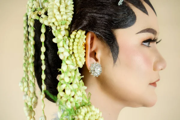 Beautiful Model Wearing Javanese Indonesian Wedding Dress — 스톡 사진