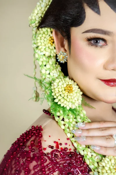 Beautiful Model Wearing Javanese Indonesian Wedding Dress — Zdjęcie stockowe