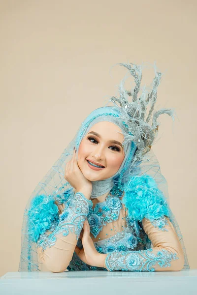 Beauty Fashion Asian Woman Hijab Makeup Wearing Blue Wedding Dress —  Fotos de Stock