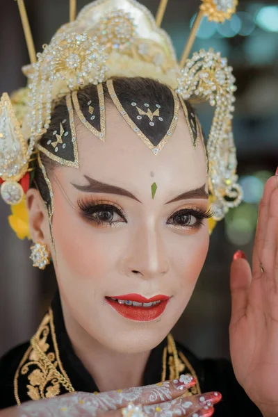 Portrait Woman Indonesian Bridal Makeup Traditional Royal Wedding Female Dress — Stock Fotó
