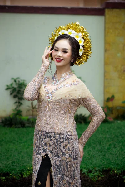 Beautiful Indonesian Woman Wearing Kebaya Kebaya Type Upper Garment Traditionally — Stockfoto