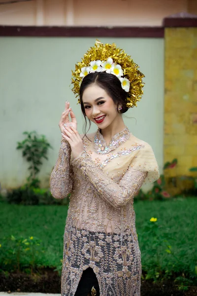 Beautiful Indonesian Woman Wearing Kebaya Kebaya Type Upper Garment Traditionally — Stok Foto