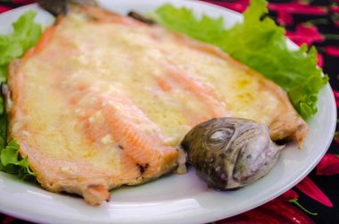 Kuşkonmaz soslu alabalık..