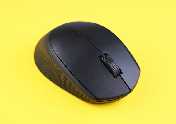 Mouse Computador Cinza Sem Fio Fundo Amarelo — Fotografia de Stock