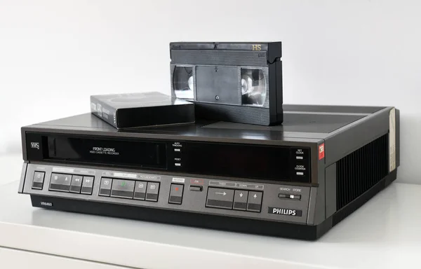 Berlin Tyskland 2020 1985 Philips Vr6460 Vcr Står Ett Vitt — Stockfoto