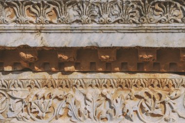 Mermer heykel deseni. Antik Yunan şehri Efes 'in süslemeleri. Selcuk, İzmir, Türkiye 'deki arkeoloji sahası.