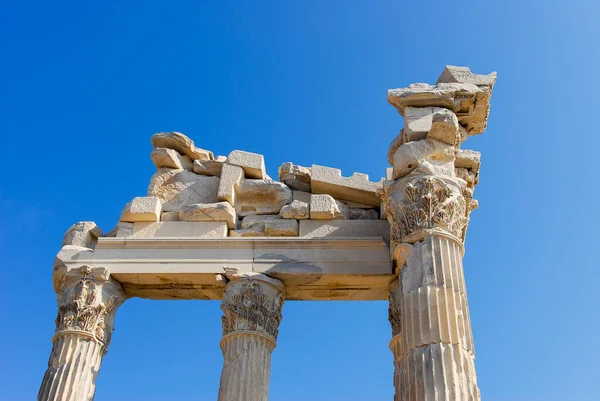 土耳其Bergama Pergamon或Pergamum 现为Bergama 雅典卫城的废墟 — 图库照片