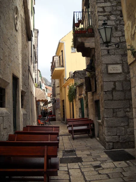 Narrow Town Street Summer Afternoon Omis — Stock Fotó