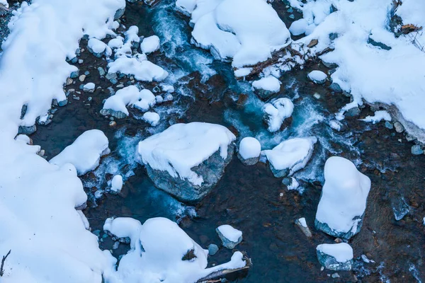 Весна Сніг Березі Гірської Річки Ліс Гори Танення Снігу — стокове фото