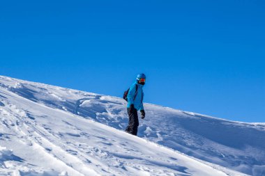 Kafkasya Dağları, Dombai kayak merkezi, Batı Kafkaslar, Karachai-Cthe Dağları, Rusya-5 Mart 2021.