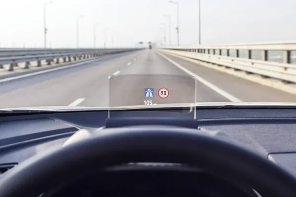 Проекційний Екран Управління Швидкістю Сучасному Автомобілі Проекція Лобове Скло Автомобіля — стокове фото