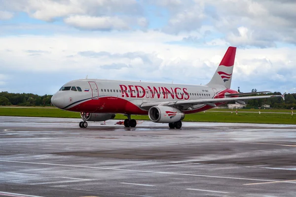 Khrabrovo Airport Kaliningrad Airplane Airline Red Wind Russia Kaliningrad September — Foto de Stock