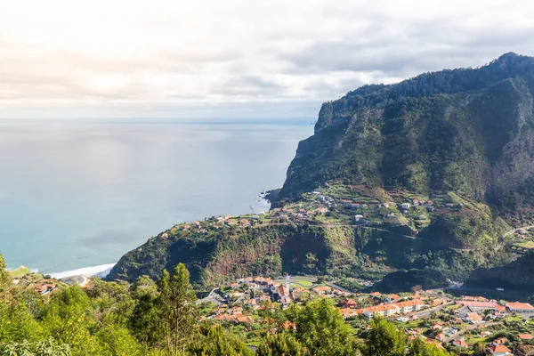 Uitzicht Porto Cruz Hoogten Richting Zee Madeira Een Winterdag Rechtenvrije Stockafbeeldingen