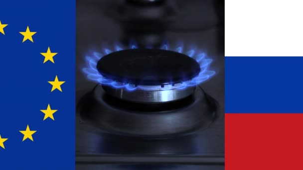 ヨーロッパとロシアの旗と家のキッチンで炎と料理のハブ — ストック動画