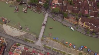 Hoi Tarih Bölgesi 'nde bir şehir manzarası köprüsü