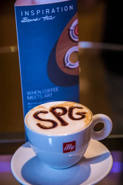 Kaffee Tagesaufnahme Und Kaffeemaschine Foto Ist Selektiver Fokus Mit Geringer — Stockfoto