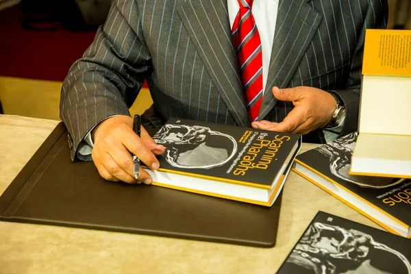 Illusztratív Szerkesztői Fotó Zahi Hawass Nak Sahar Sallem Book Nak — Stock Fotó