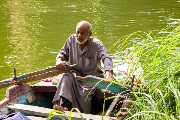 Εκδοτική Φωτογραφία Ψαρέματος Ένας Παραδοσιακός Ψαράς Φωτογραφία Cairo Egypt Αυγούστου — Φωτογραφία Αρχείου