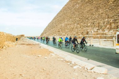 17 Ocak 2019 'da Mısır' da vurularak öldürülen Afrika Bisikletleri Kahire 'ye Cape Town' a gidiyor.