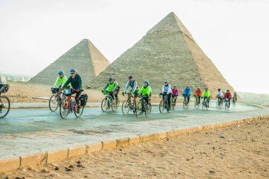 17 Ocak 2019 'da Mısır' da vurularak öldürülen Afrika Bisikletleri Kahire 'ye Cape Town' a gidiyor.