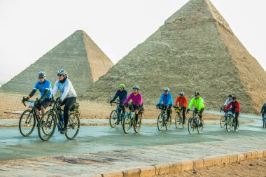 17 Ocak 2019 'da Mısır' da vurularak öldürülen Afrika Bisikletleri Kahire 'ye Cape Town' a gidiyor.