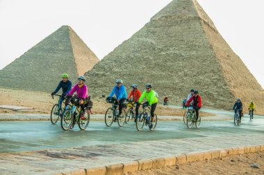 17 Ocak 2019 'da Mısır' da vurularak öldürülen Afrika Bisikletleri Kahire 'ye Cape Town' a gidiyor.