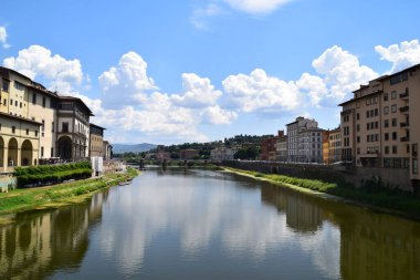 the beautiful view of the river arno in florence, italy